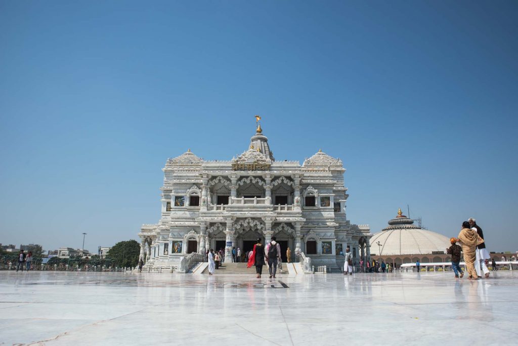 Templo en Holy fest en Vrindavan