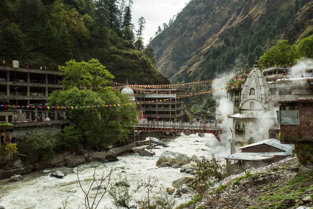 Aguas termales en Manikaran